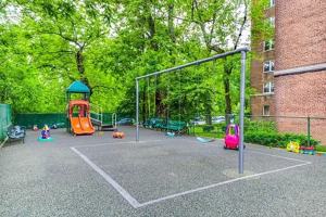 featured image of 5444 Arlington Ave