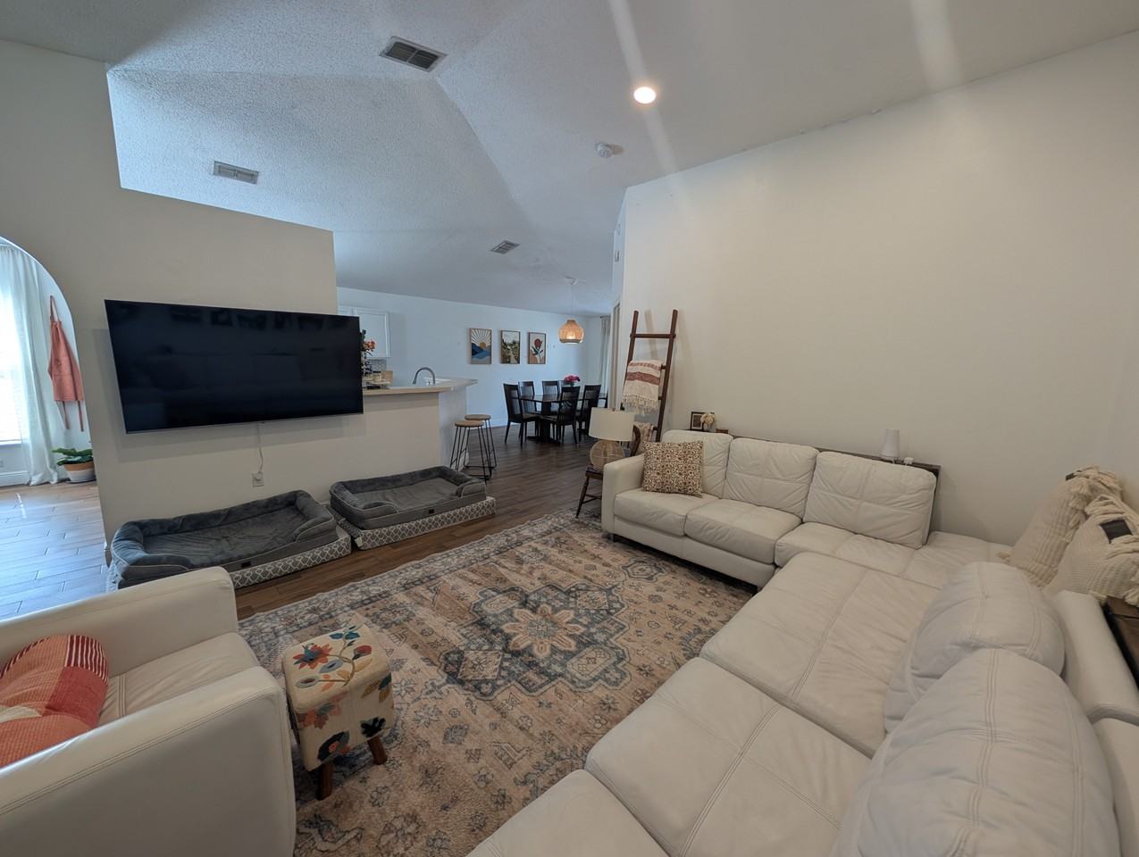 24927 Hyde Park Blvd - Photo 4 of 29