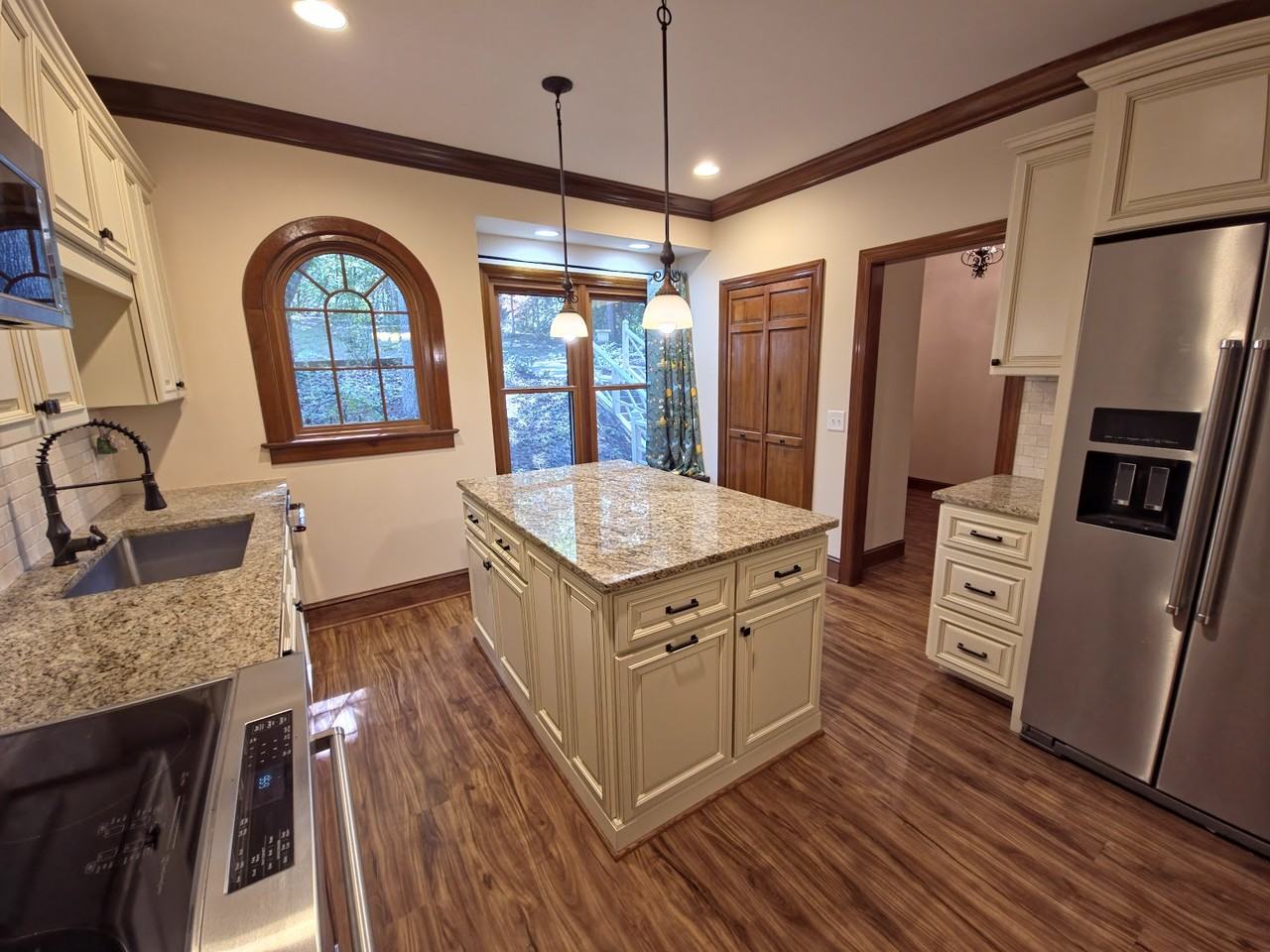 6844 Gloucester Rd - Photo 2 of 29