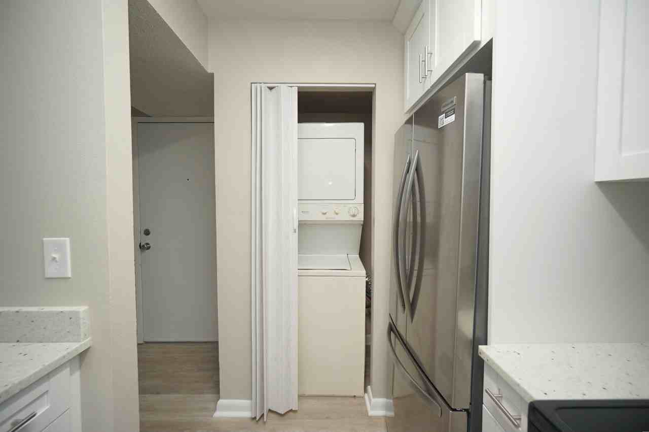 603 S Melville Ave #1 - Photo 6 of 15