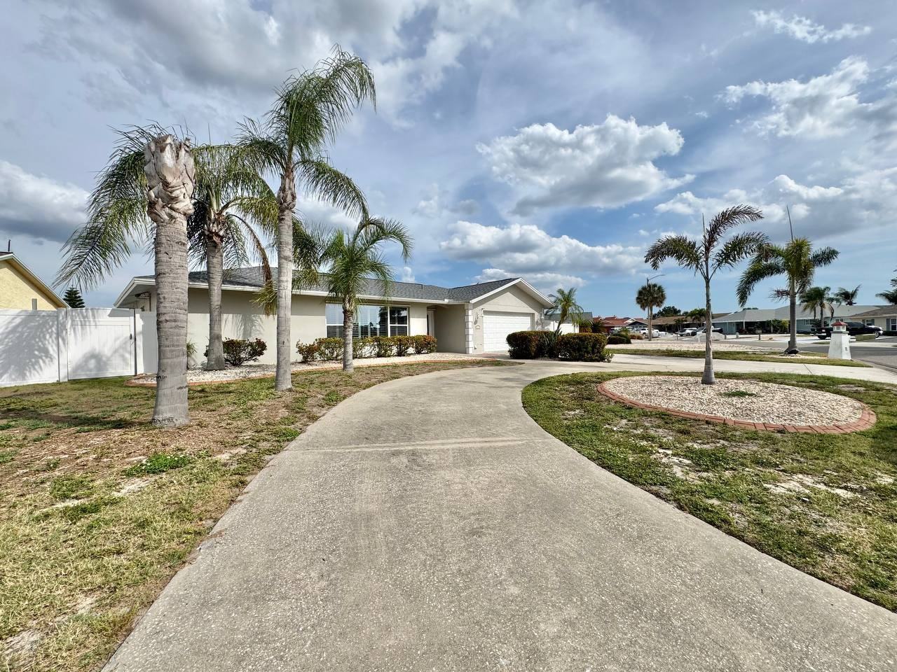 6316 Lake Sunrise Dr - Photo 4 of 50