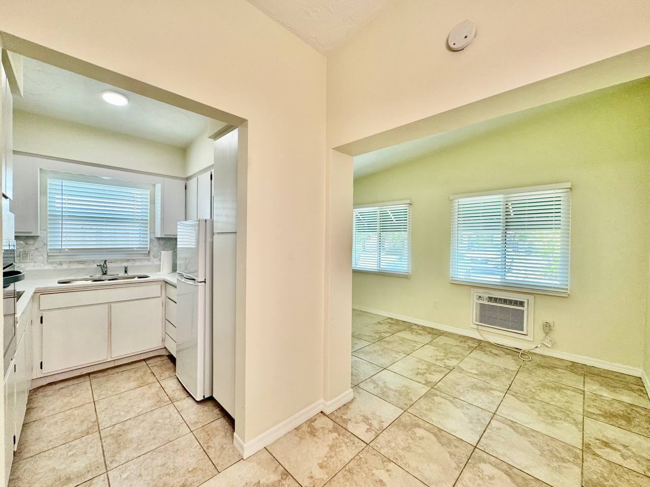 533 Yelvington Ave - Photo 5 of 25