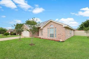 featured image of 2806 Hydrangea Ave
