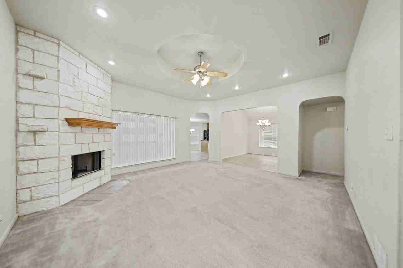 2806 Hydrangea Ave - Photo 7 of 25