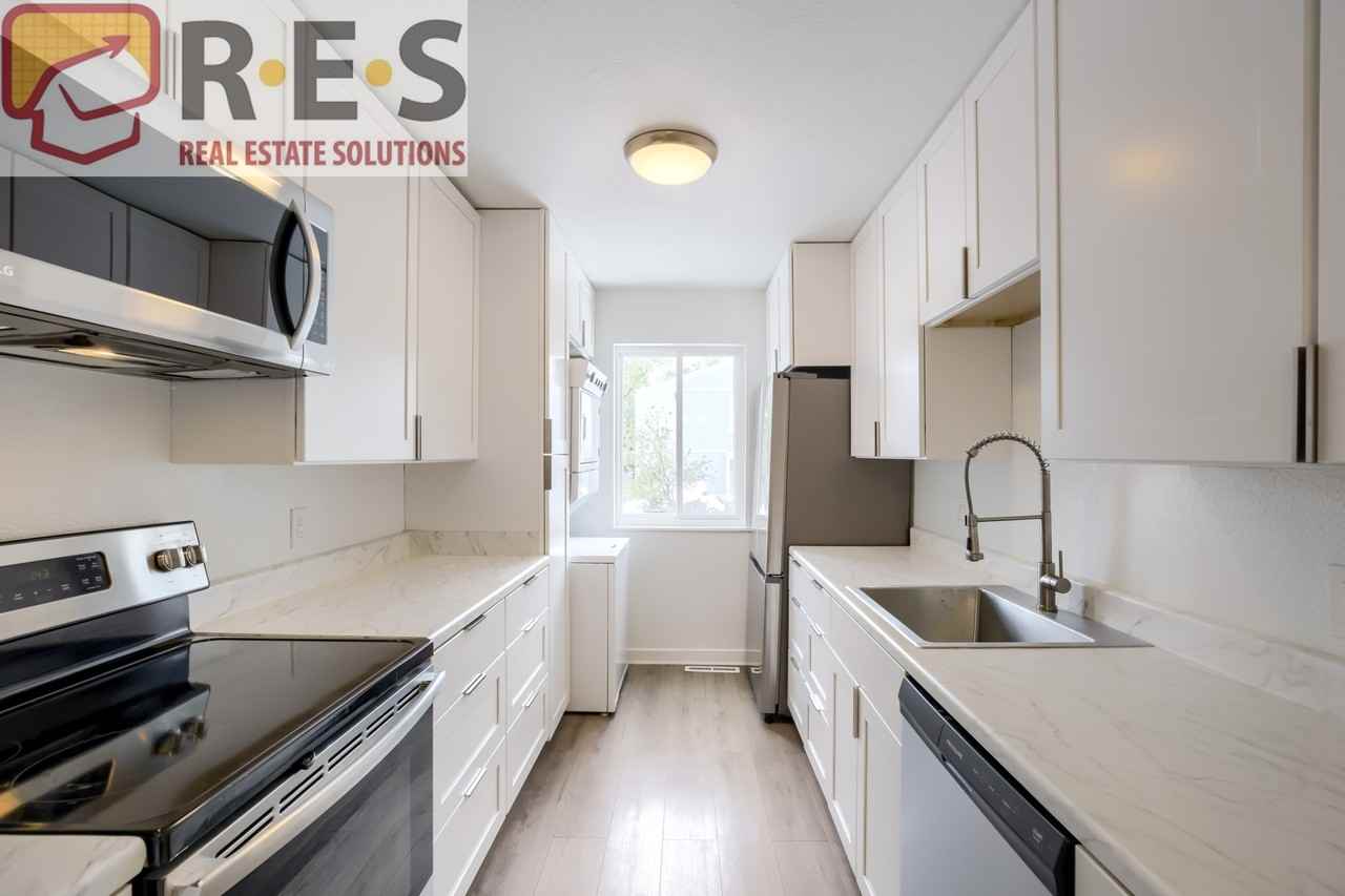 7986 Chase Cir #64 - Photo 4 of 11