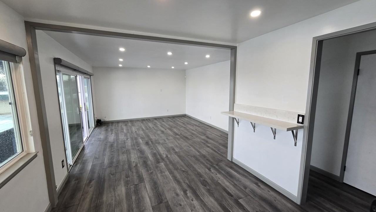 3081 Birmingham Dr - Photo 5 of 15