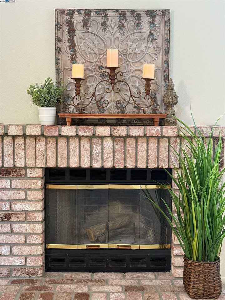 3428 Smoketree Commons Dr - Photo 2 of 19