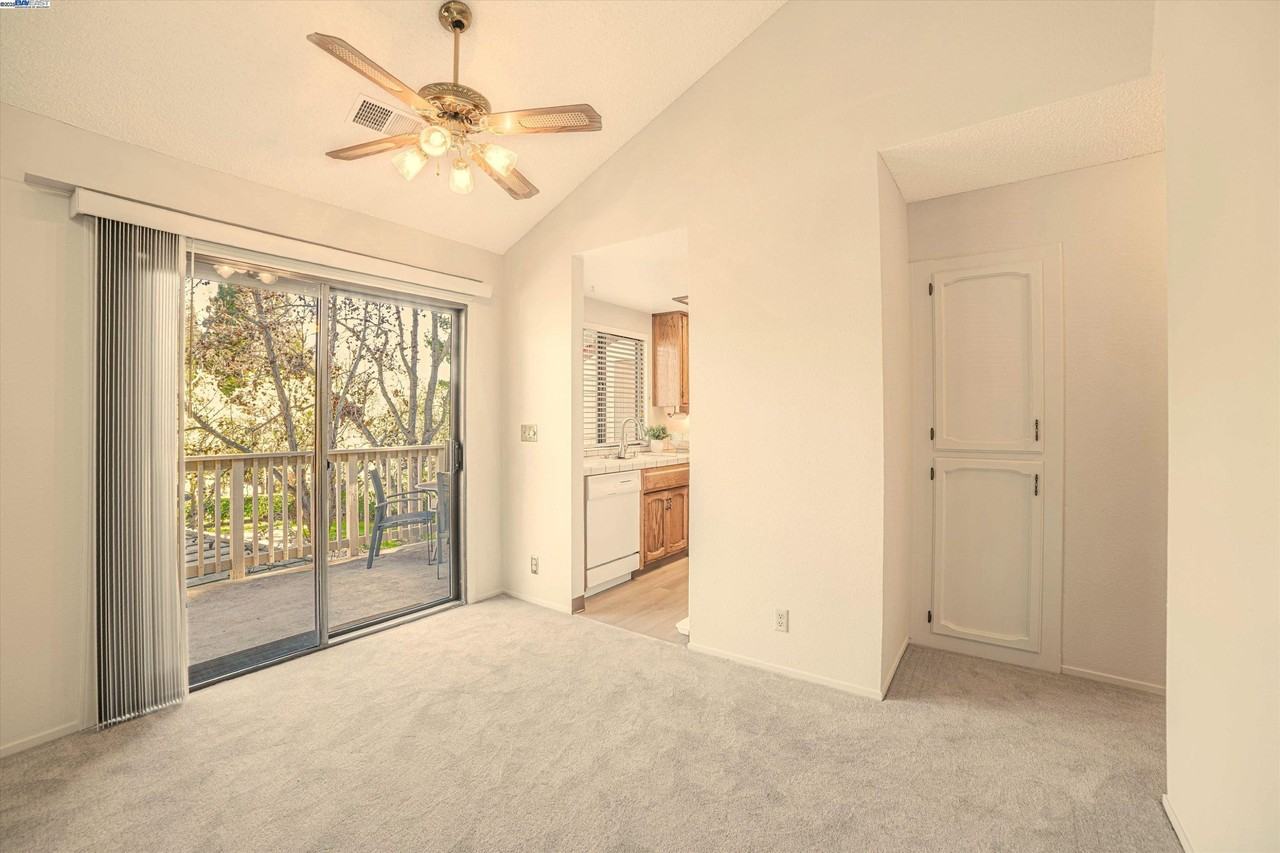 3428 Smoketree Commons Dr - Photo 6 of 19