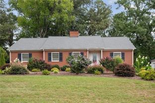 104 Knollwood Dr - Photo 1 of 1