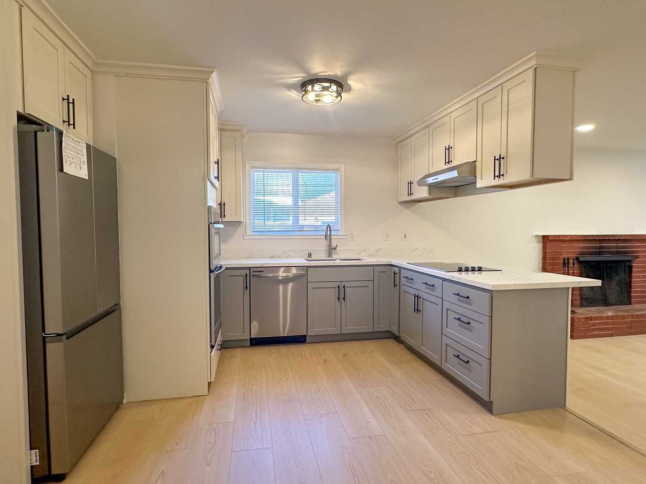 6254 Cloverhill Dr - Photo 4 of 20