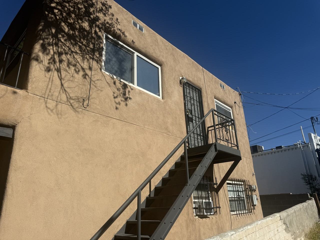 3718 Campus Blvd Ne - Photo 2 of 23