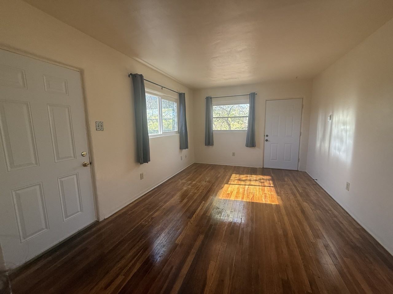 3718 Campus Blvd Ne - Photo 3 of 23