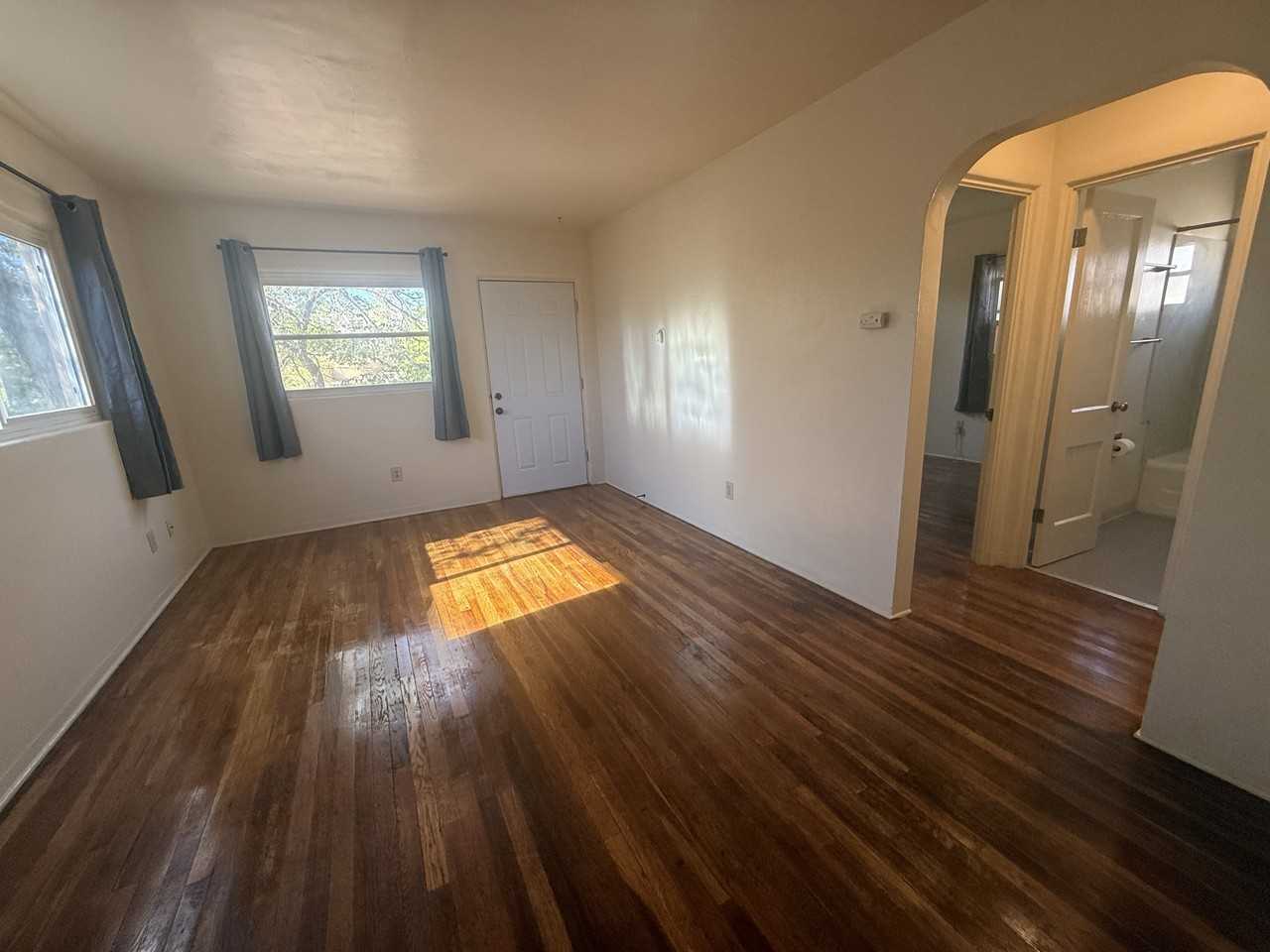 3718 Campus Blvd Ne - Photo 6 of 23