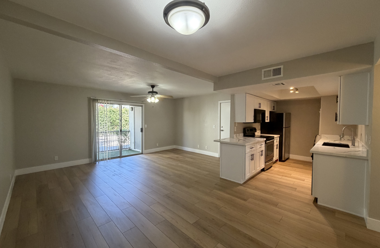740 W Elm St #162 - Photo 3 of 19