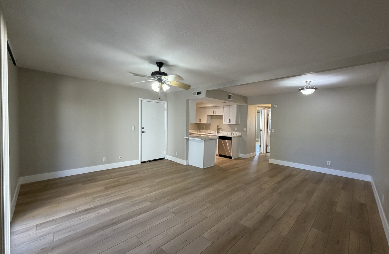 740 W Elm St #162 - Photo 4 of 19