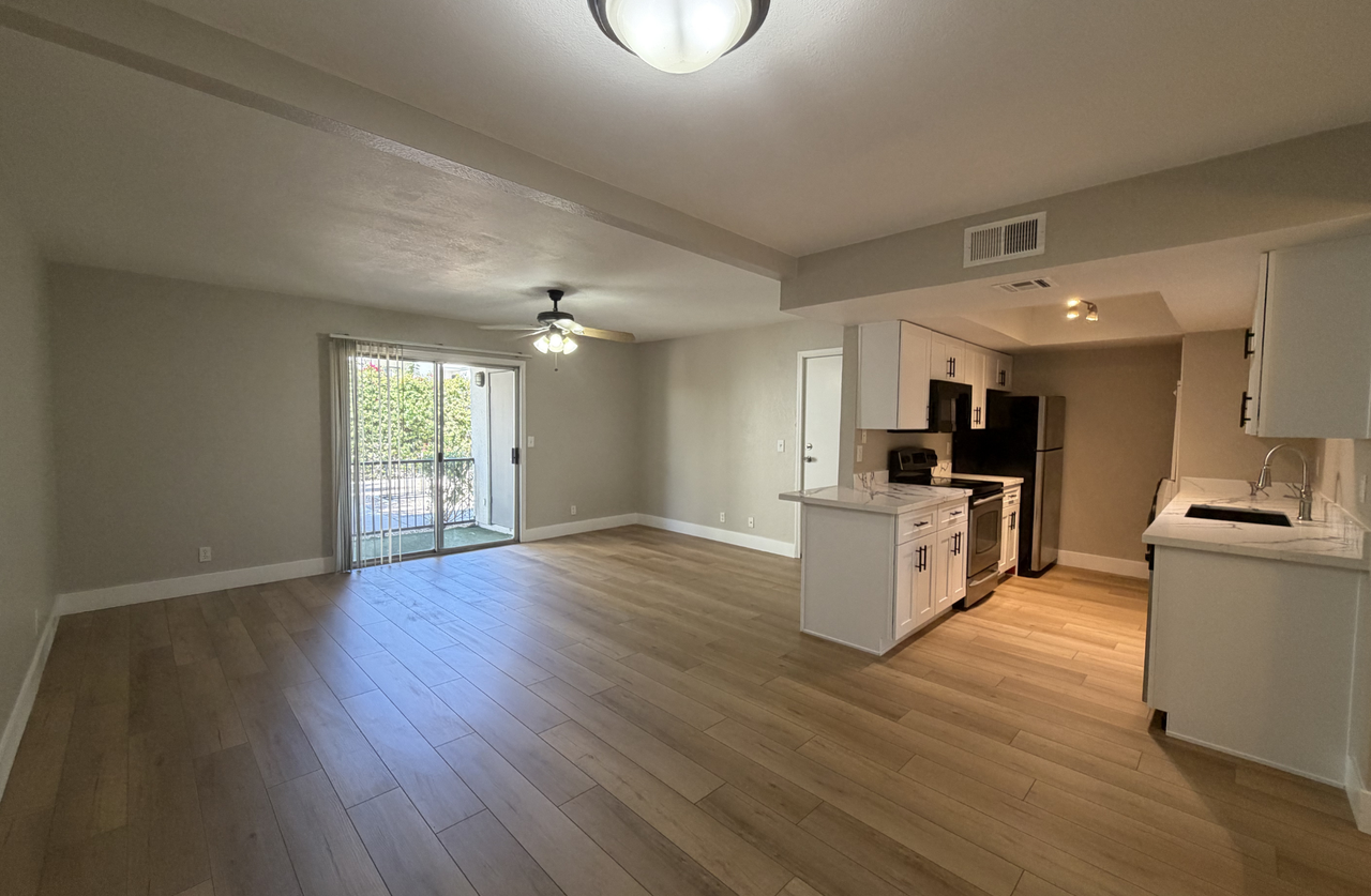 740 W Elm St #162 - Photo 5 of 19