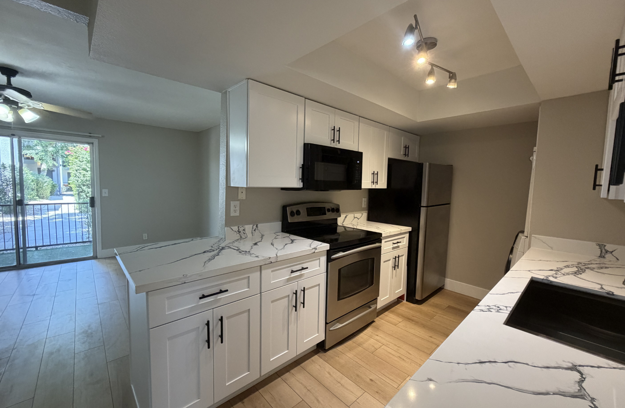 740 W Elm St #162 - Photo 6 of 19