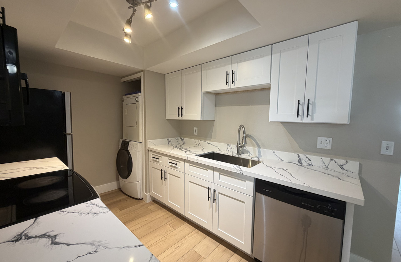740 W Elm St #162 - Photo 7 of 19