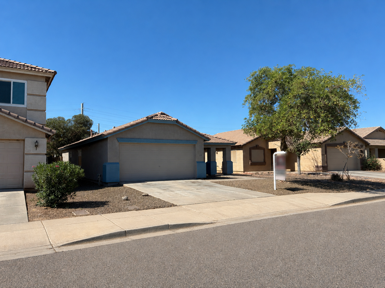 6027 W Encinas Ln