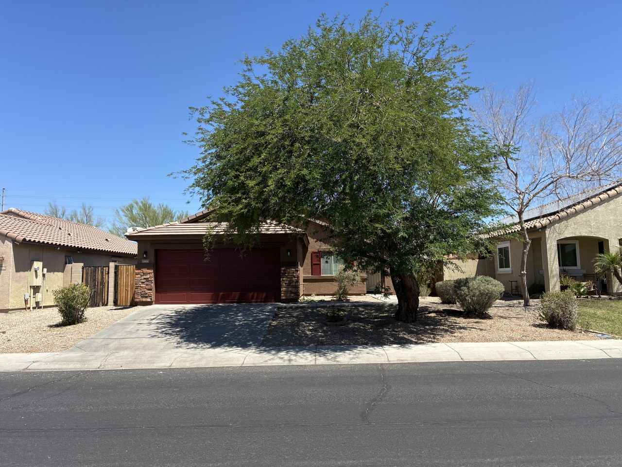23826 W Yavapai St