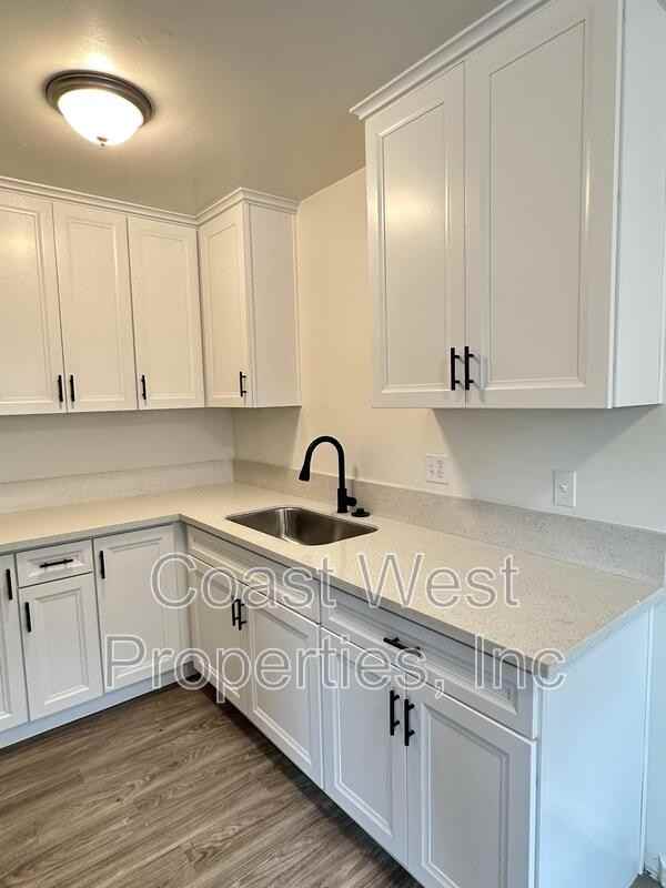 1616 Reed Ave - Photo 2 of 13