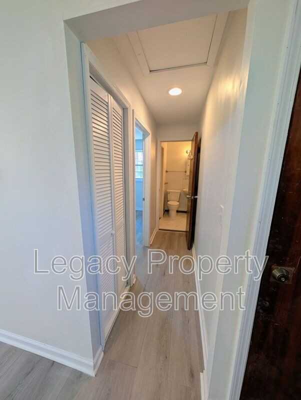 4421 Kernersville Rd - Photo 6 of 14