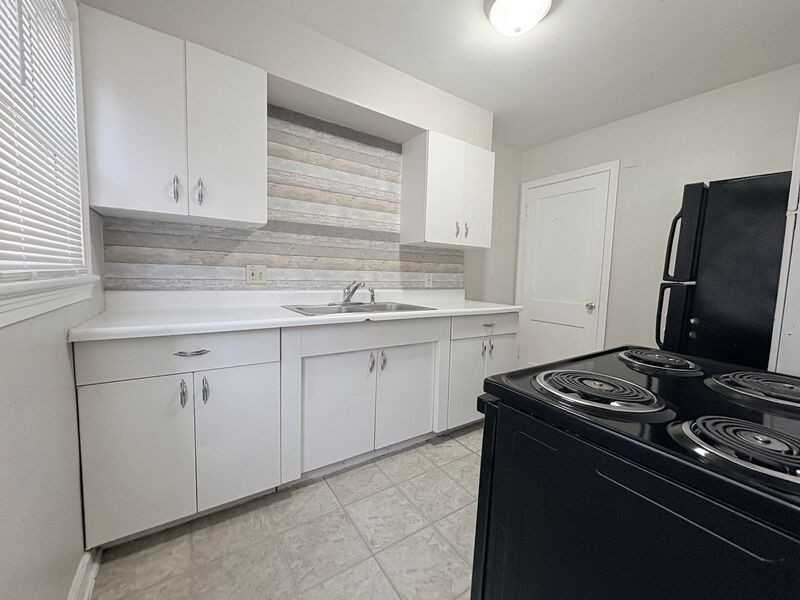 1814 S Vermont Ave #7 - Photo 6 of 10