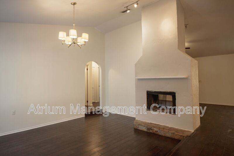 1321 Myrtle Dr - Photo 3 of 50