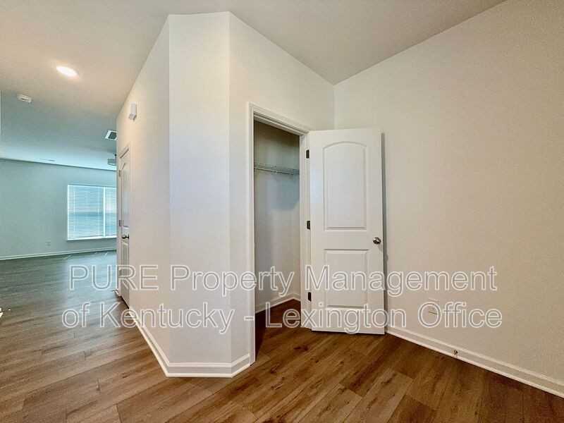 852 Halford Pl - Photo 4 of 34