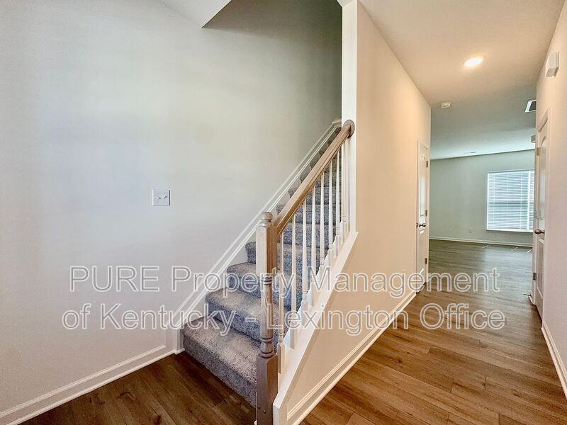 852 Halford Pl - Photo 5 of 34
