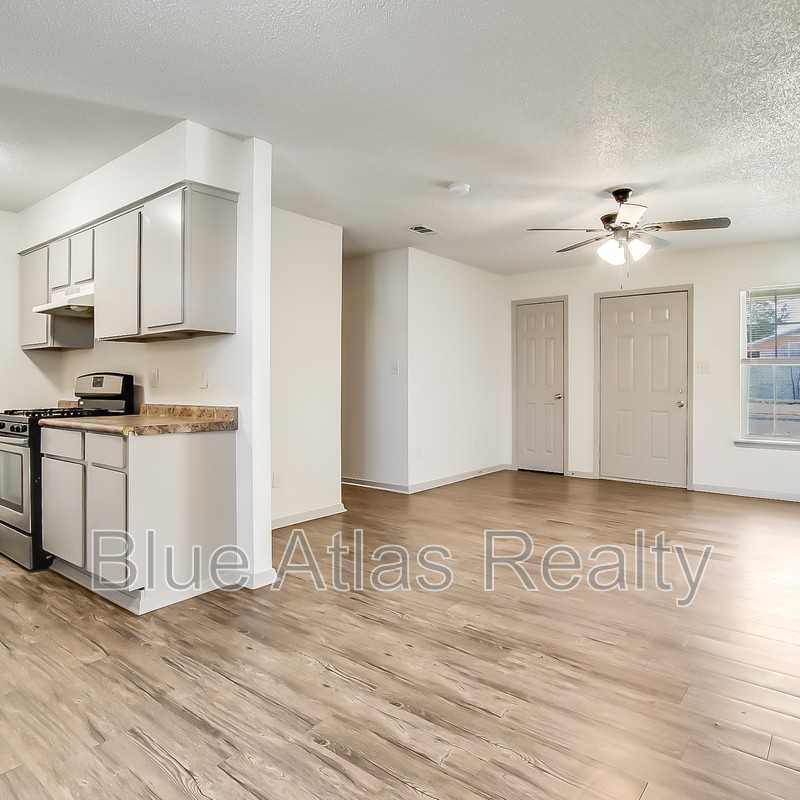 702 Catherine Ln - Photo 4 of 25