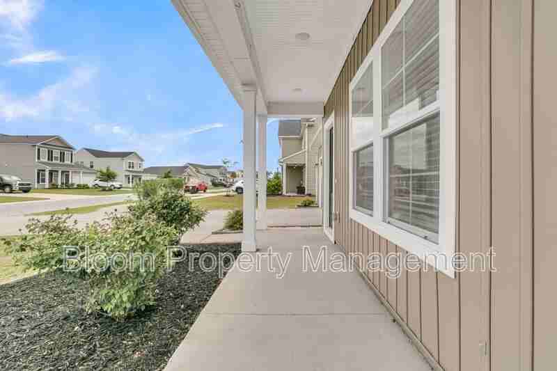 450 Carrara Dr - Photo 4 of 50