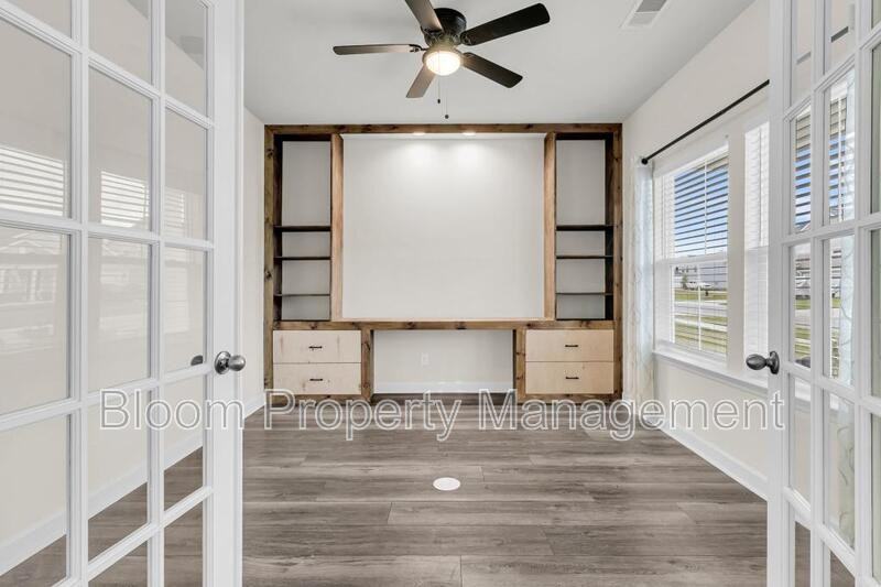 450 Carrara Dr - Photo 6 of 50