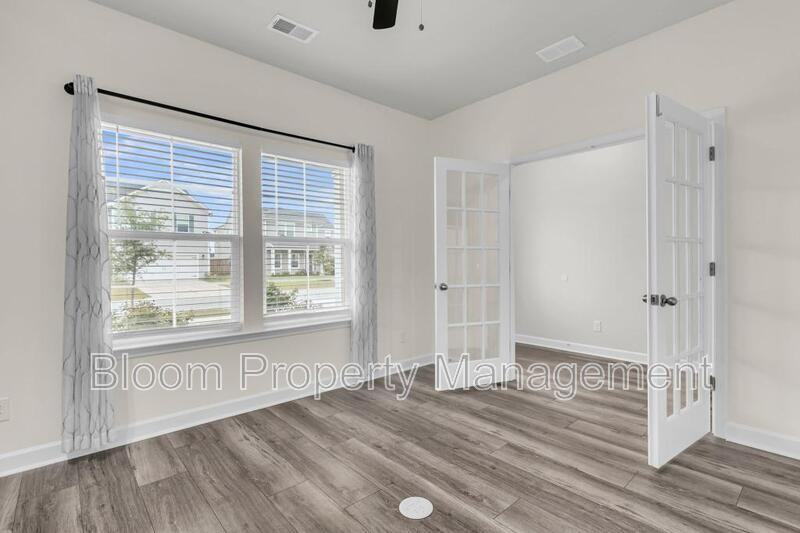 450 Carrara Dr - Photo 7 of 50