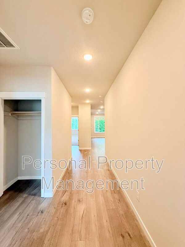 17020 Ne 17th Ave - Photo 2 of 28