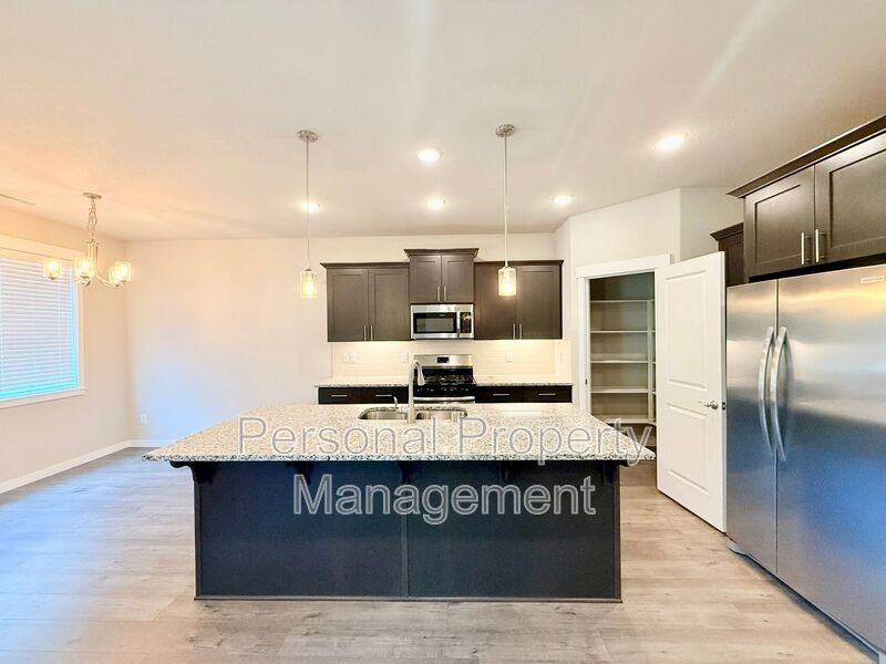 17020 Ne 17th Ave - Photo 3 of 28