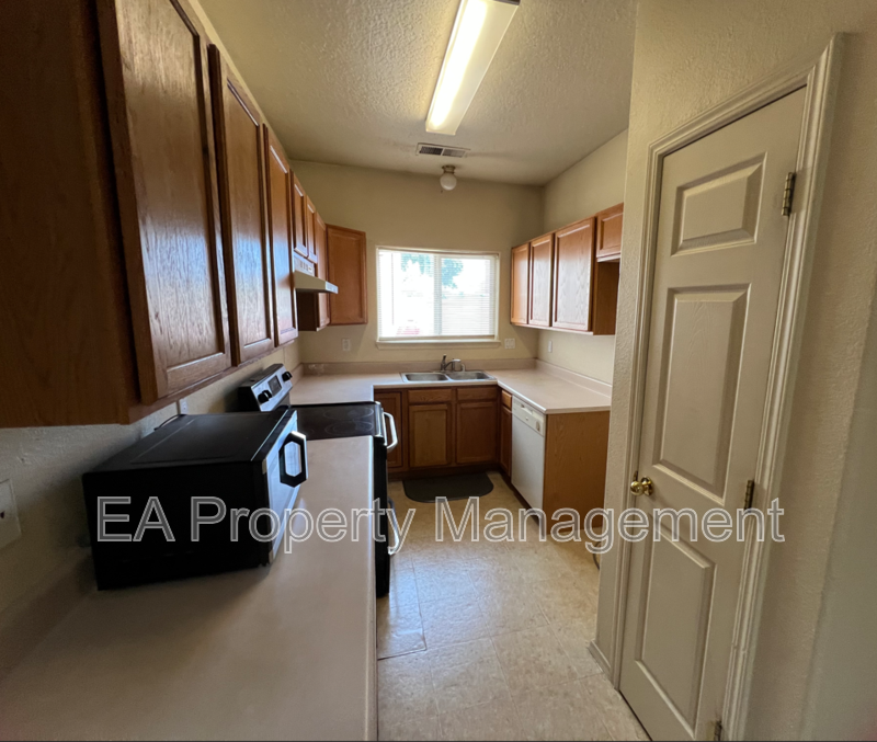 10316 Gutierrez Rd Ne - Photo 7 of 22