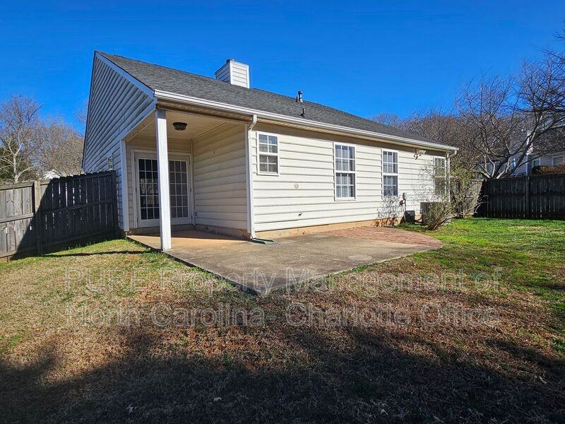 8237 Hornwood Ct - Photo 4 of 30