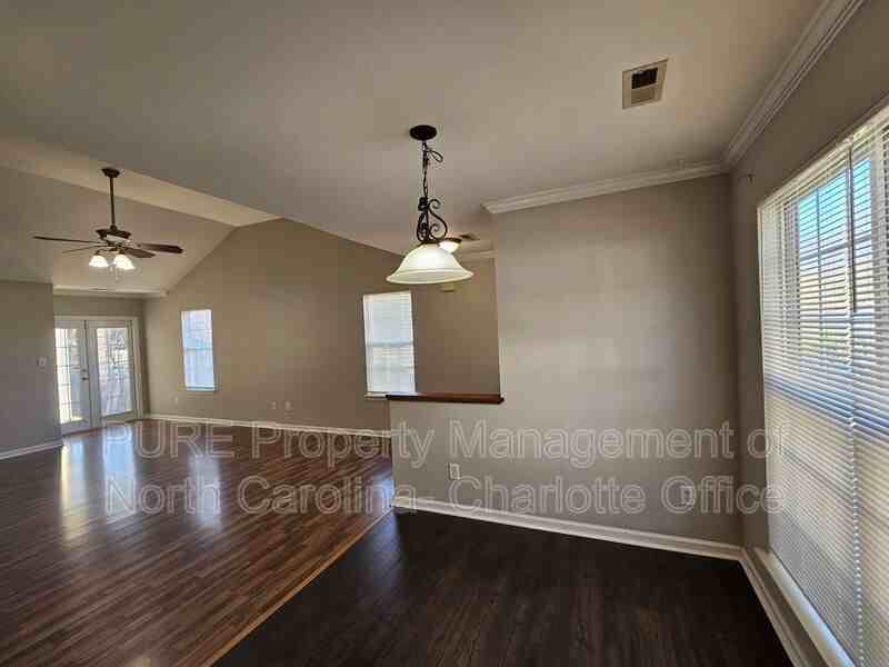 8237 Hornwood Ct - Photo 5 of 30