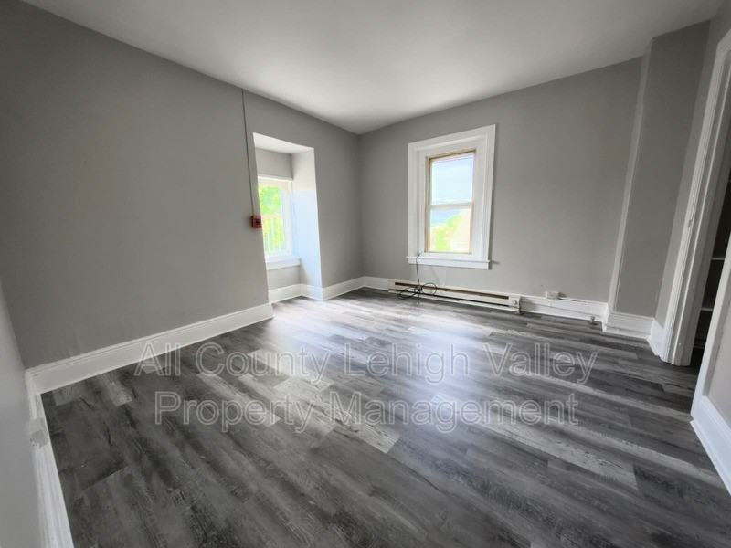 1301 Washington St - Photo 6 of 7