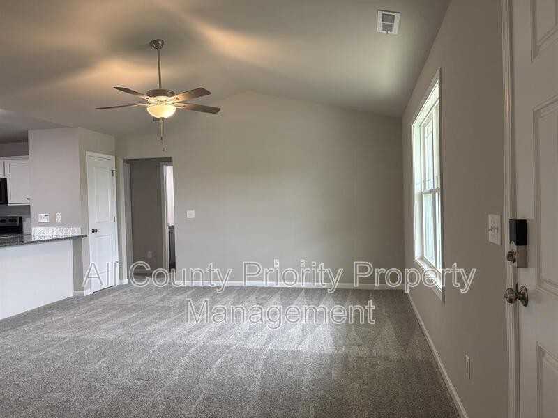 107 Faucette Dr - Photo 3 of 14