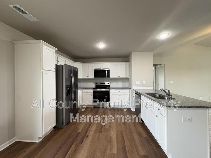 107 Faucette Dr - Photo 5 of 14