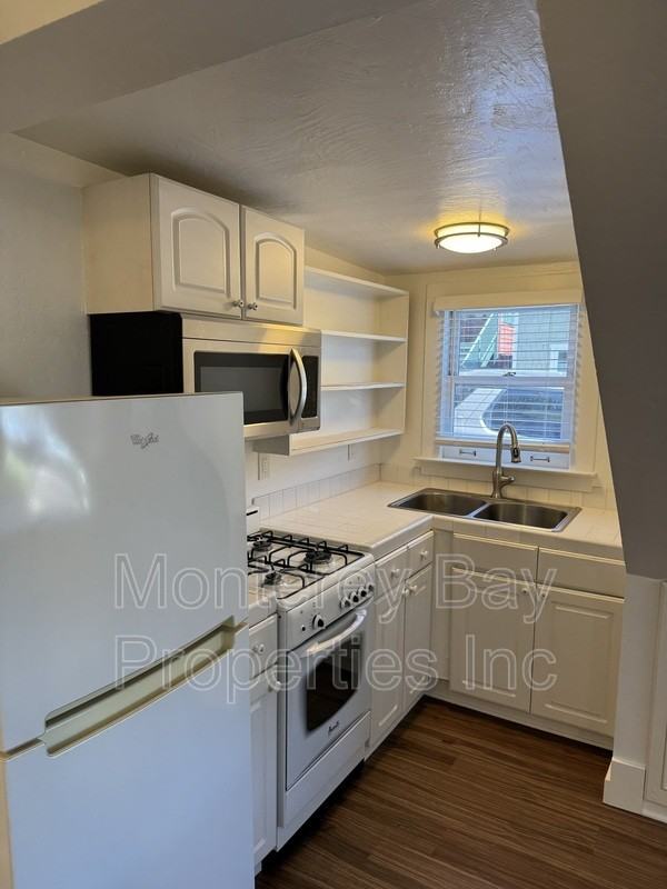 202 Cherry Ave #4 - Photo 6 of 11