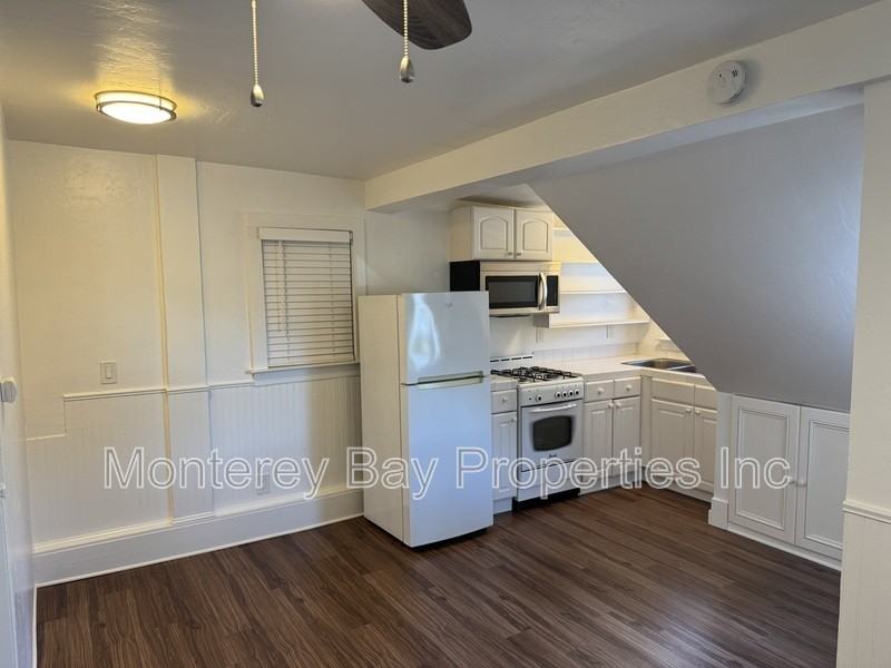 202 Cherry Ave #4 - Photo 7 of 11