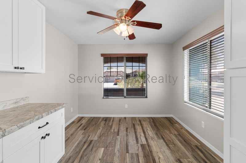 7718 S 48th Ln - Photo 7 of 24