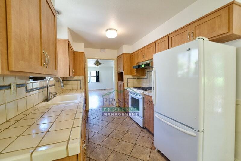 2049 5th Ave - Photo 5 of 21