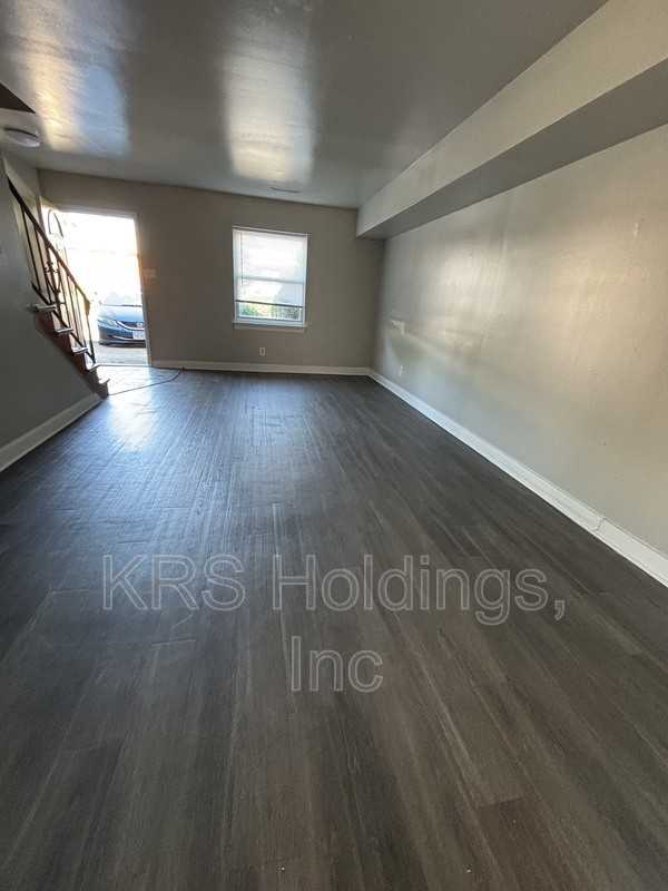 5228 Goolsby Ct - Photo 3 of 11