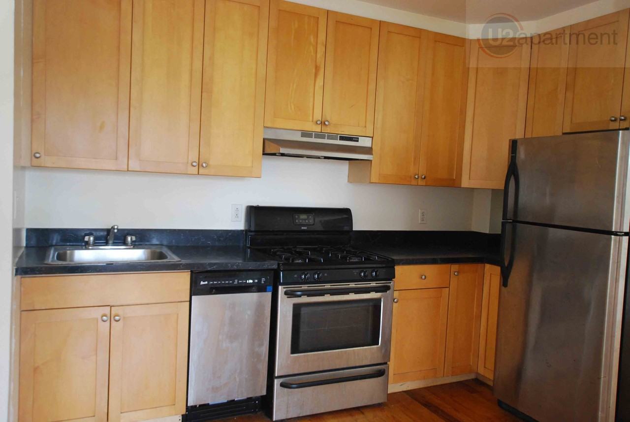 601 Warren Street #2 - Photo 5 of 15