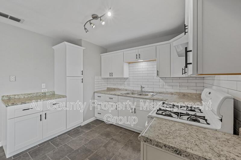 6209 Shadydell Dr - Photo 5 of 20
