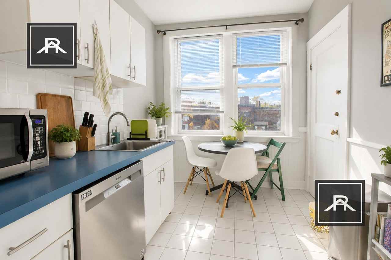 133 Chiswick Rd #13 - Photo 2 of 10